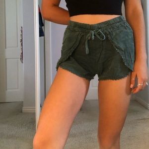 Green elastic waist layered shorts